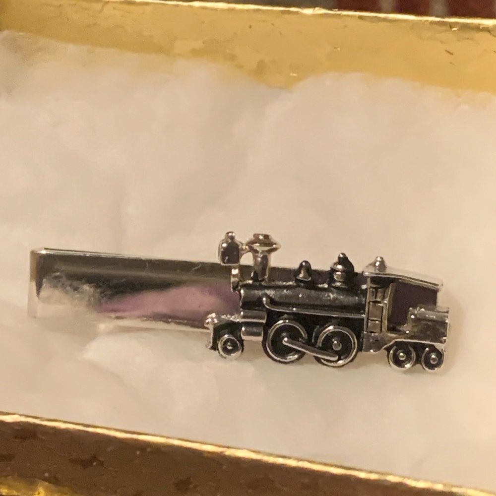 VINTAGE TRAIN ENGINE TIE CLIP